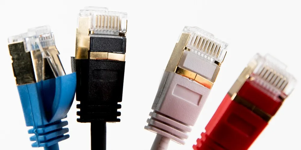 Jak zarobić kabel sieciowy ethernet, wtyczkę RJ45? Jak zarobić kabel sieciowy ethernet, wtyczkę RJ45?